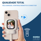 A conexão perfeita para suas selfies! O DirectScreen é o visor MagSafe com fio e tela AMOLED que te conecta à câmera traseira do iPhone. Sem lag, sem bateria.