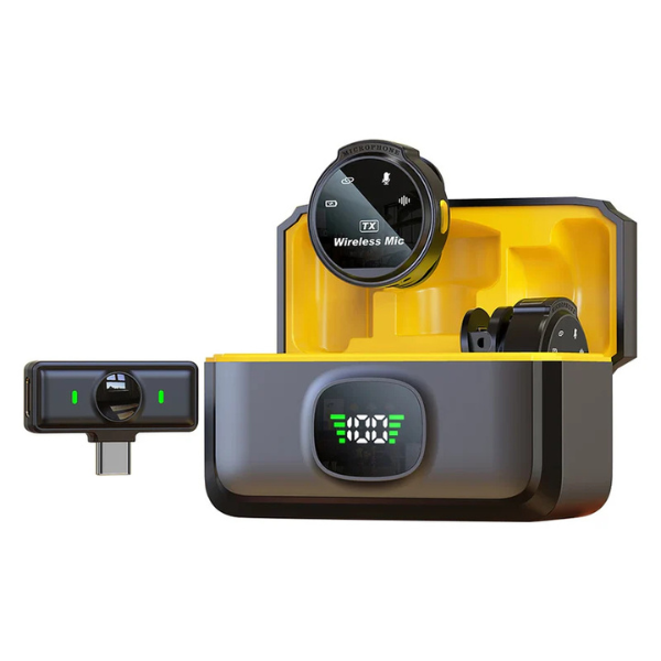 Microfone de Lapela Sem Fio LapelWave Pro para iPhone, Android e Type-C, ideal para criadores de conteúdo, streamers, podcasters e profissionais de gravação. Com design compacto e clip magnético, este microfone de alta qualidade oferece áudio claro e nítido em gravações de entrevistas, transmissões ao vivo, gravação de vídeos e muito mais. Compatível com dispositivos iPhone, Android e Type-C, o LapelWave Pro garante facilidade de uso e conexão sem fio eficiente para capturar o som com precisão. GangaHub