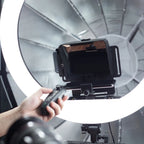 ProPrompt Mini - Teleprompter portátil para smartphones e DSLRs, inclui controle remoto Bluetooth e acessórios completos para uma gravação de vídeo profissional. Disponível na Gangahub.