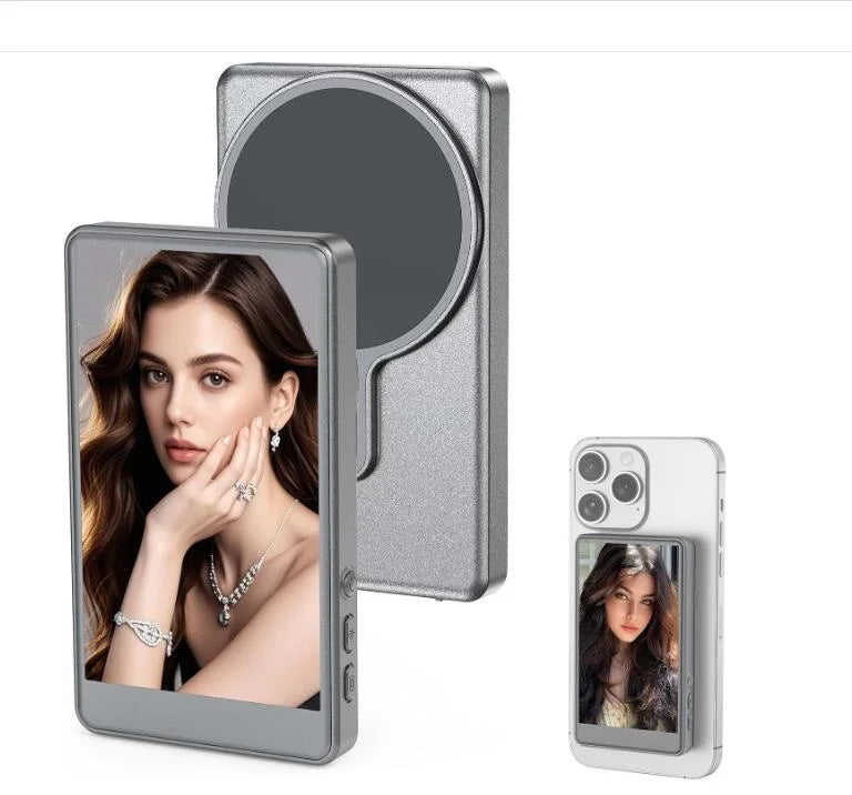 Use a câmera traseira para selfies perfeitas com o SelfieVision! O monitor magnético sem fio que espelha a tela do seu celular. Para vlogs e fotos em HD.
