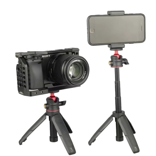 O Tripé para Teleprompter da Ganga Hub é ajustável de 15cm a 27cm, oferecendo suporte estável para suas gravações. Ideal para mesas, é compacto e versátil, sendo perfeito para profissionais que buscam um equipamento confiável para vídeos, webinars e vlogs. Garanta apresentações impecáveis e eleve a qualidade de suas transmissões com o suporte da Ganga Hub.